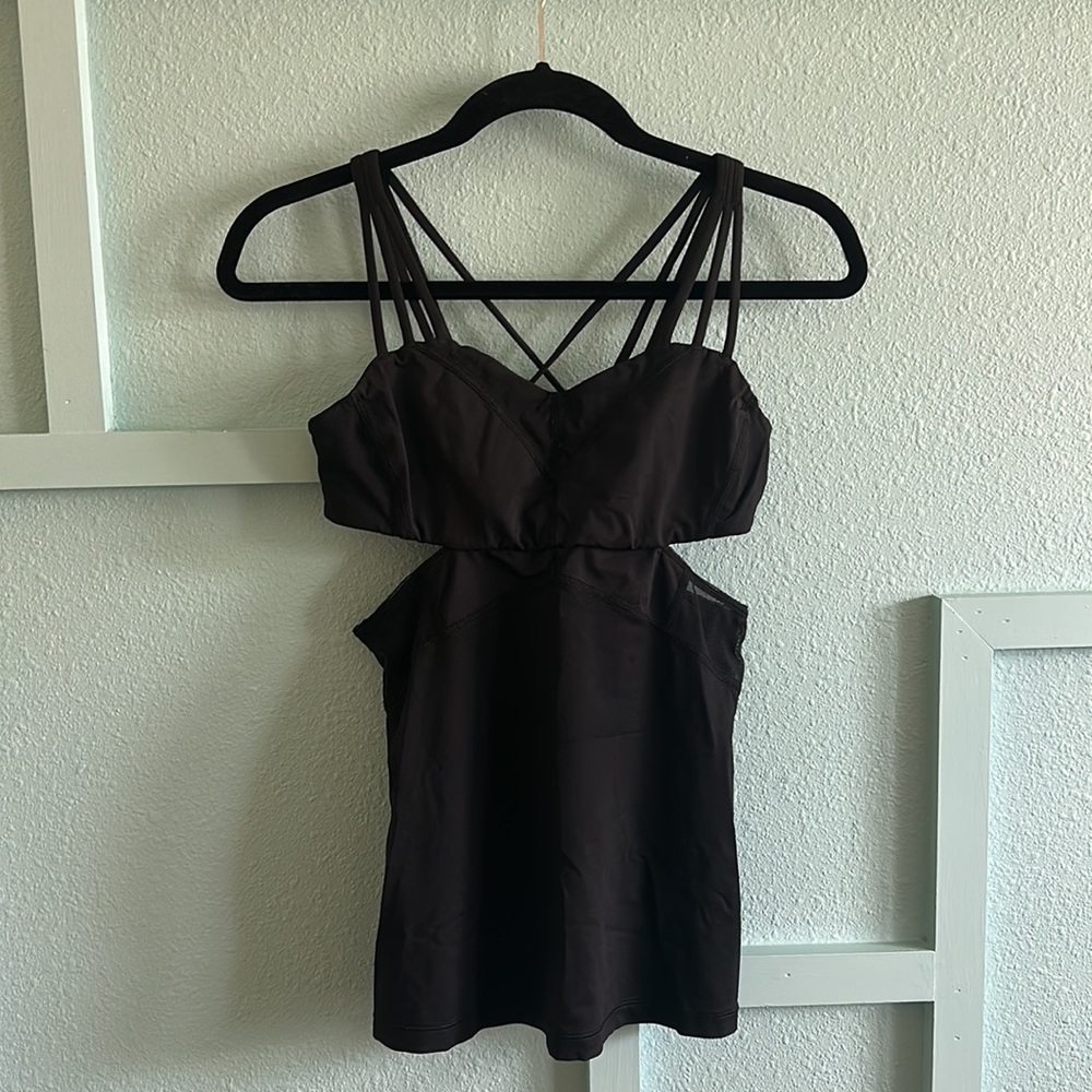 Lululemon Exquisite Tank II Black cutouts size 6 EUC